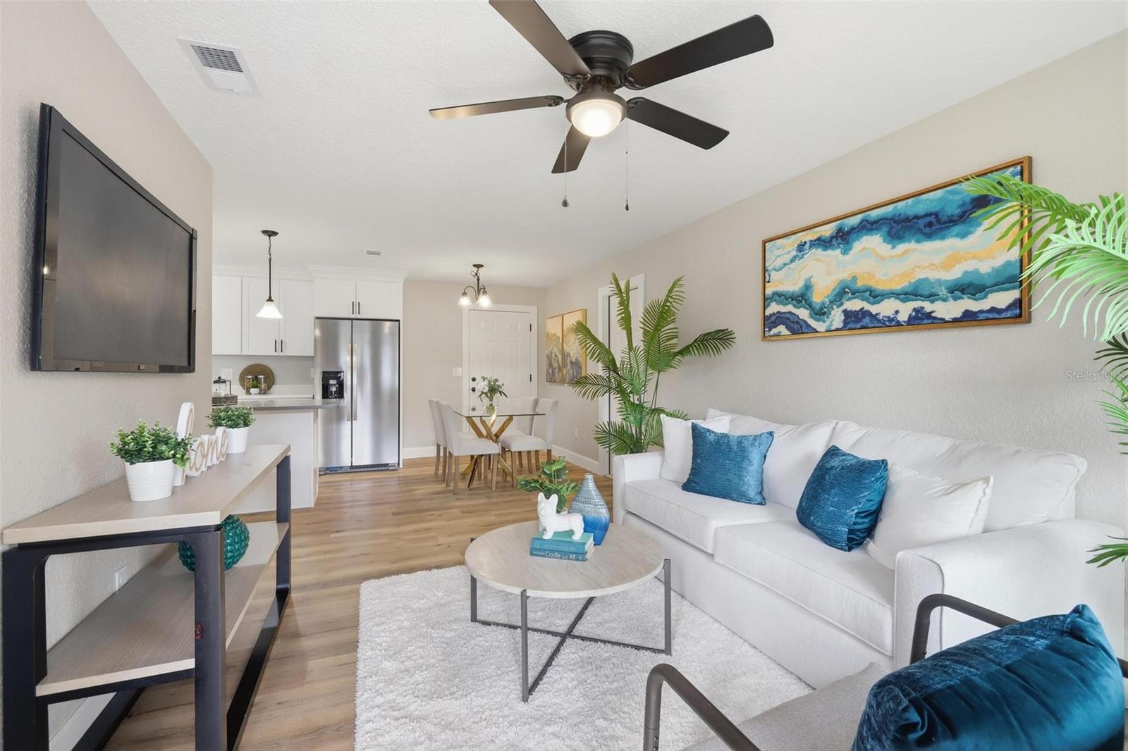 225 W VOLUSIA AVENUE