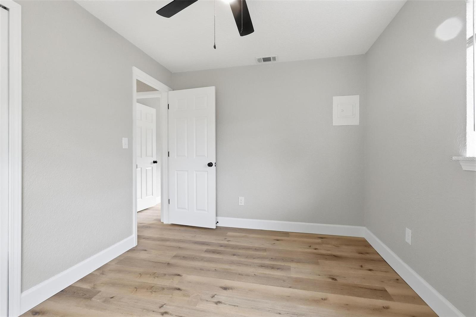 DELAND 01 BLK 198 - Residential