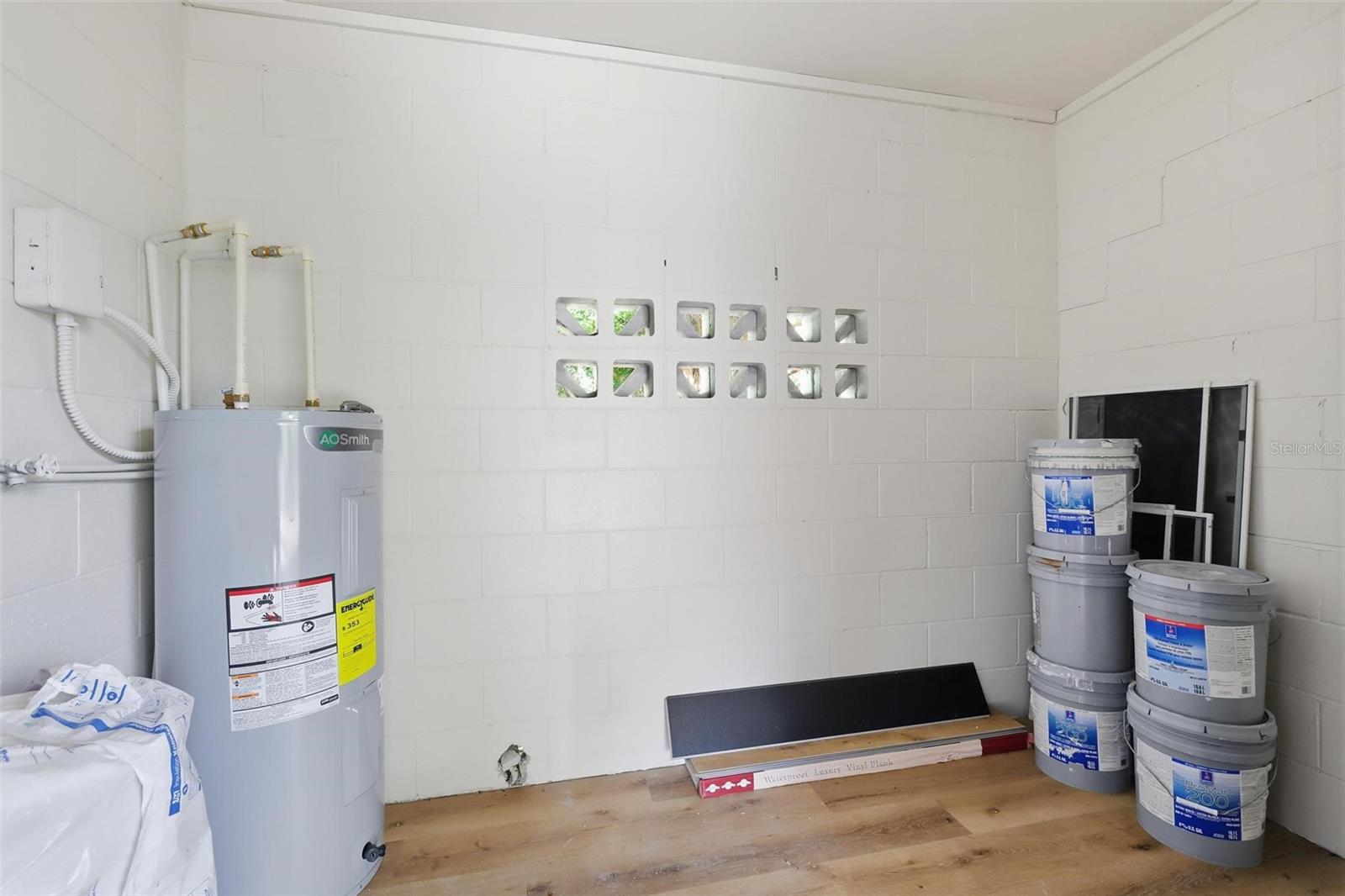 DELAND 01 BLK 198 - Residential