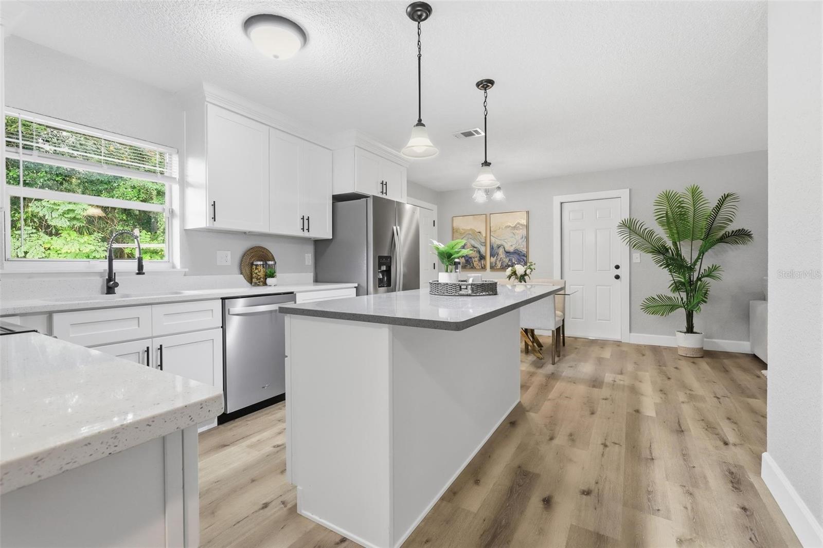 DELAND 01 BLK 198 - Residential