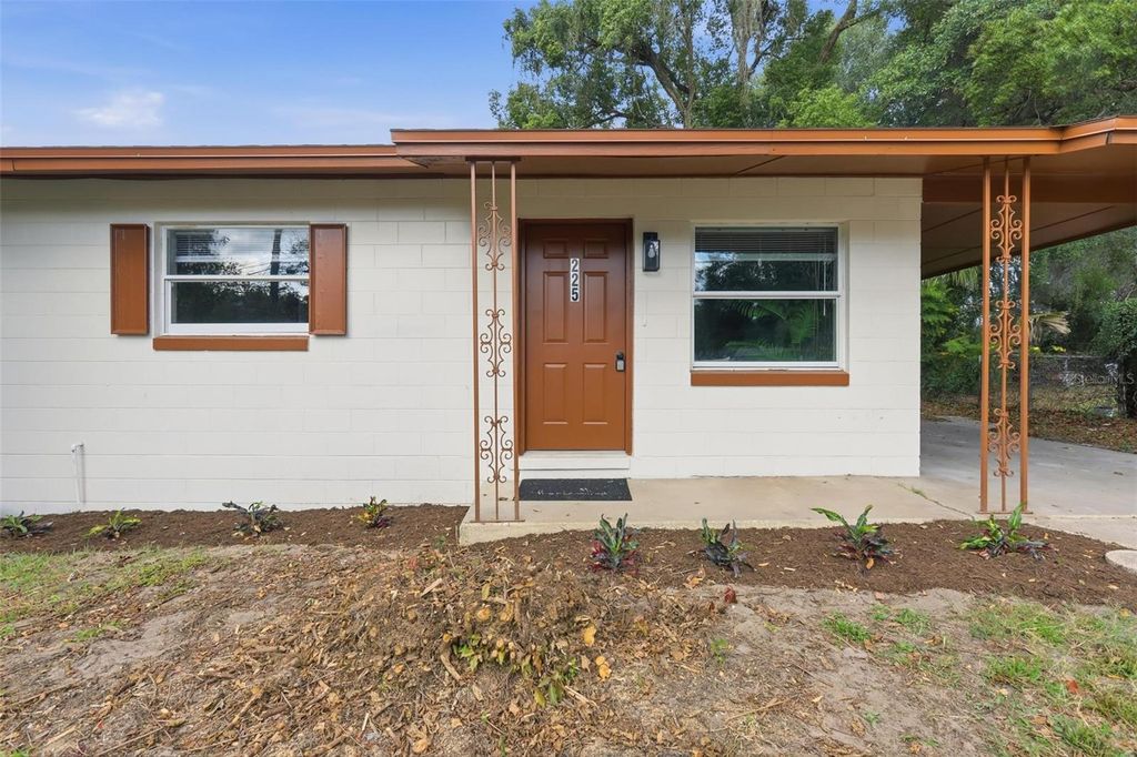 Photo of 225 W Volusia Avenue, Deland, FL 32720 (MLS # V4946885)