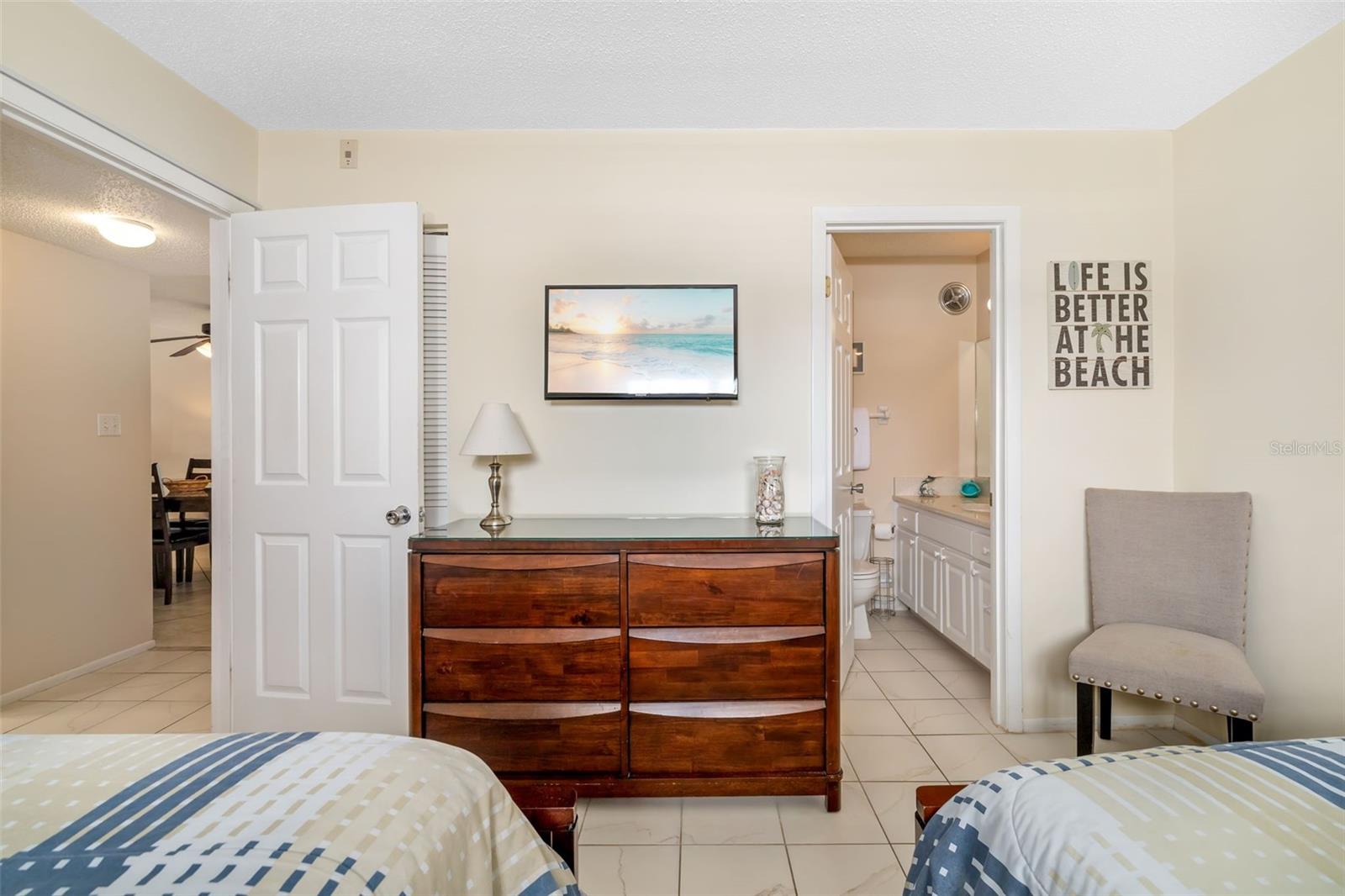 PALM BAY CLUB II - Residential