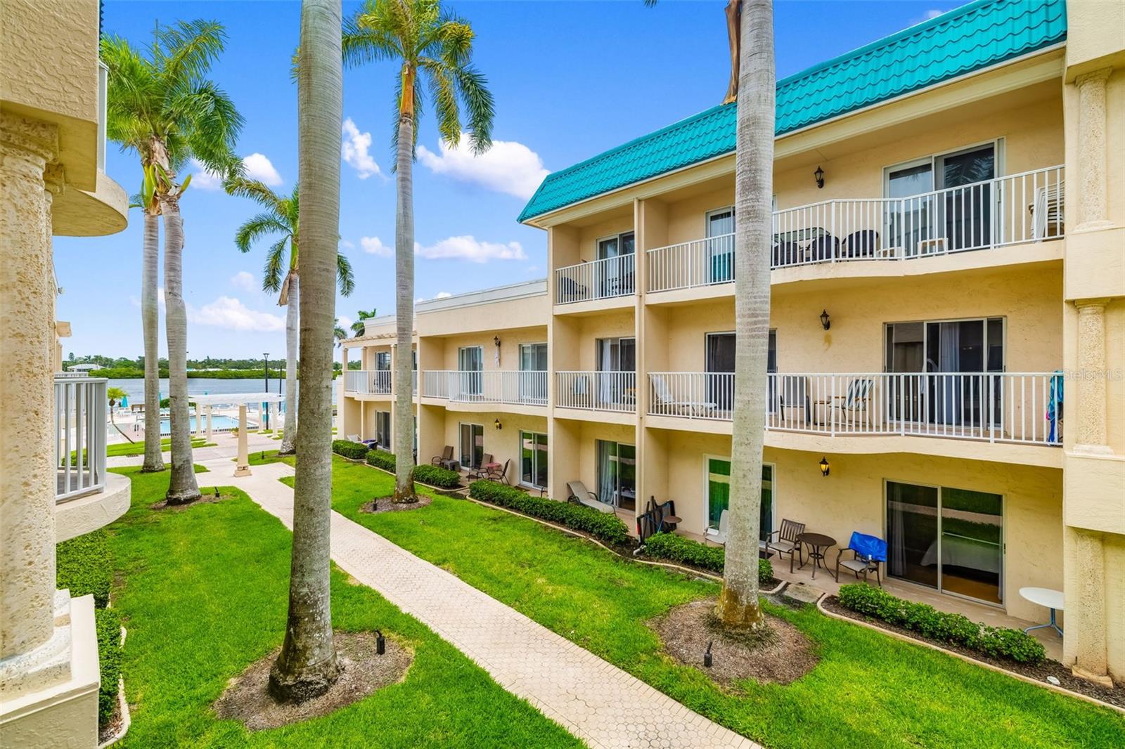 5961 MIDNIGHT PASS ROAD 319