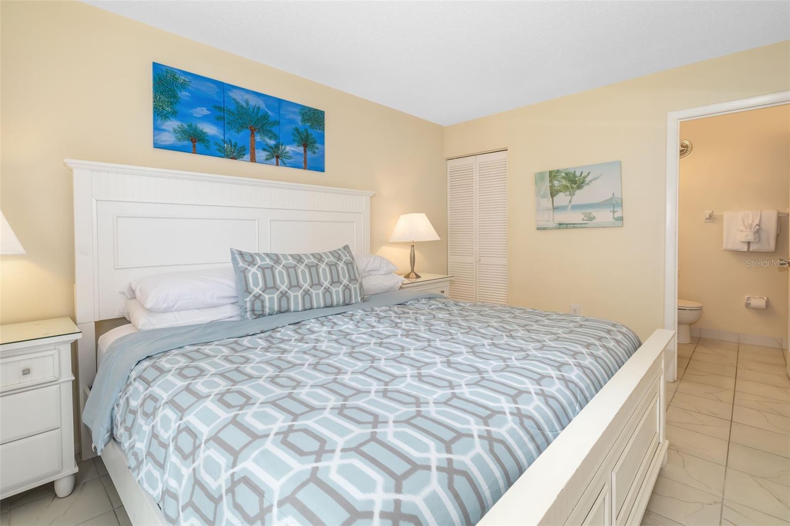 PALM BAY CLUB II - Residential