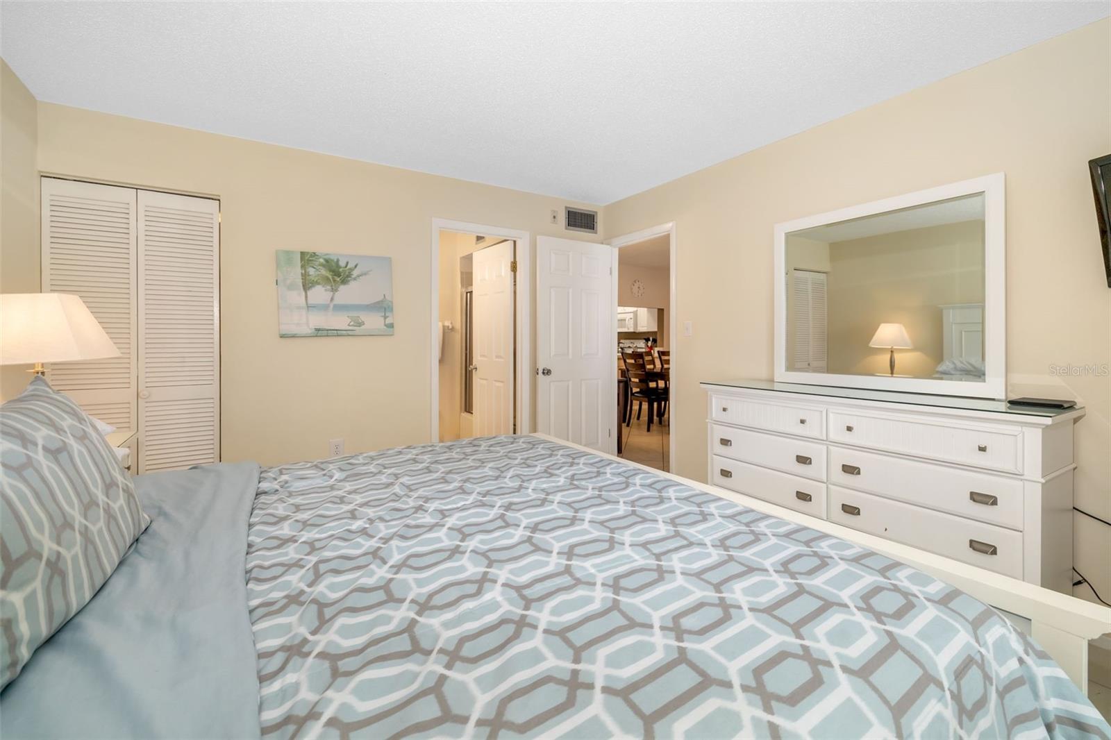 PALM BAY CLUB II - Residential