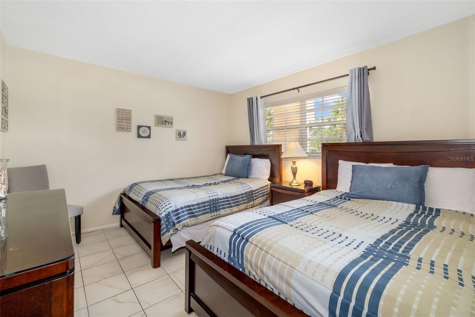 PALM BAY CLUB II - Residential