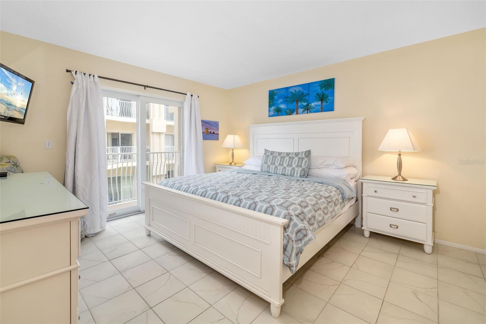 PALM BAY CLUB II - Residential