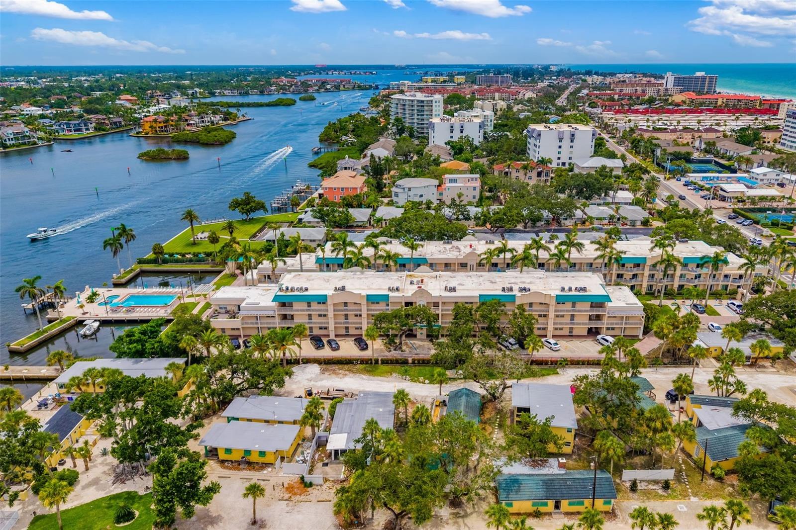 PALM BAY CLUB II - Residential