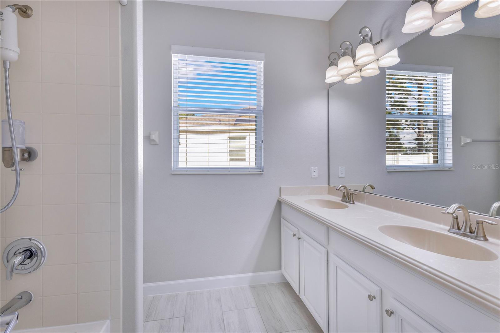 WYNDHAM LAKES ESTATES - Residential Lease