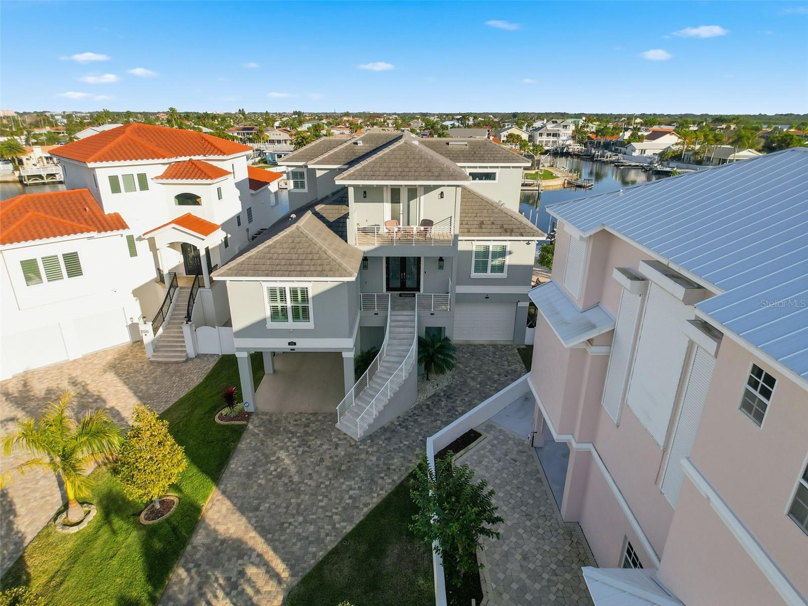 5142 WESTSHORE DRIVE