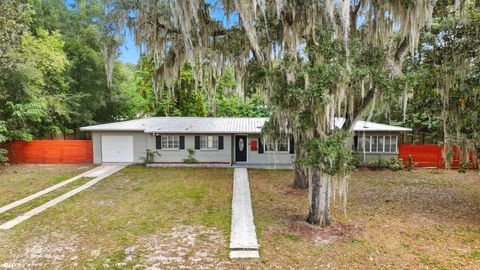 Photo of 130 SW Peach Street, Keystone Heights, FL 32656 (MLS # V4945106) Photo of 130 SW Peach Street, Keystone Heights, FL 32656 (MLS # V4945106)