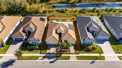 A home in WIMAUMA