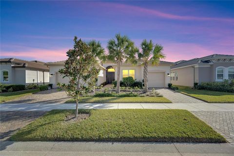 A home in WIMAUMA