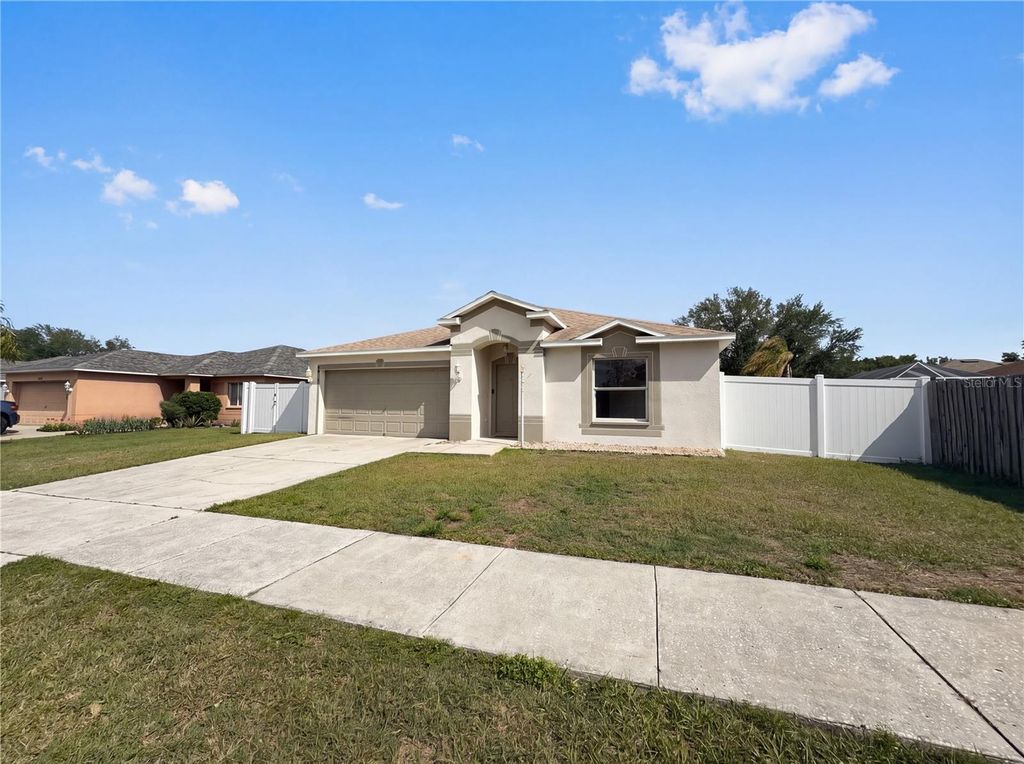 Photo of 4414 Reynolds Creek Avenue, Plant City, FL 33563 (MLS # O6404439)