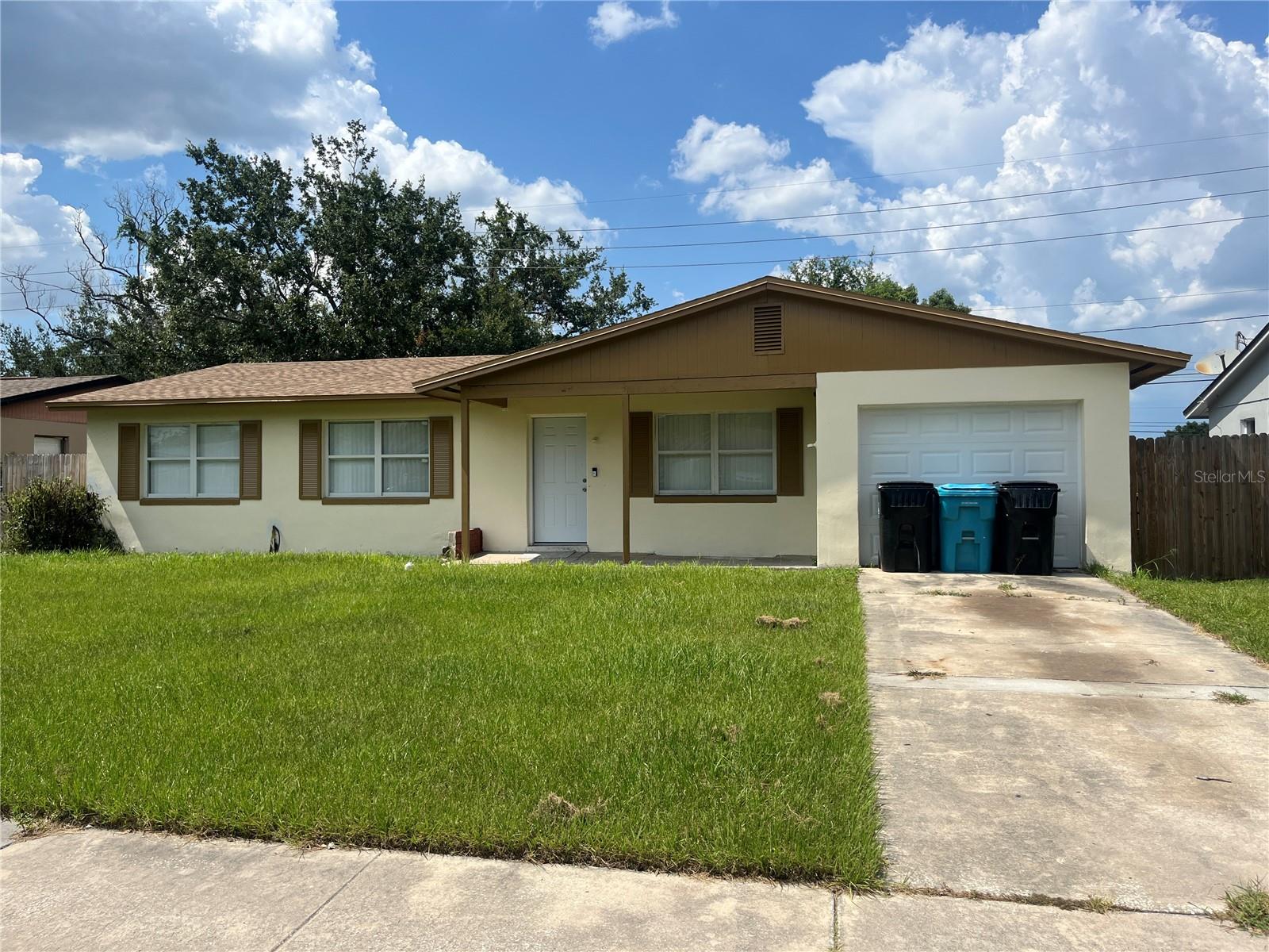 Spacious 3bedroom in Richmond Estates Available NOW!
Very Clean Property, Move In Ready, 2 Car Garage, Backyard Patio, Tub And Shower Combo, Dual Sinks, Tile Flooring Throughout, Ceiling Fans In Many Rooms, Blinds Included. The deposit amount is based upon the application results. Pets: OK (Dangerous Pets are not permitted, Pit Bulls, etc.) Priced $2,299.00 for the first 4 months, $2,399.00 for the remaining 8 months (Average: $2,367.00/mo). AVAILABLE: NOW