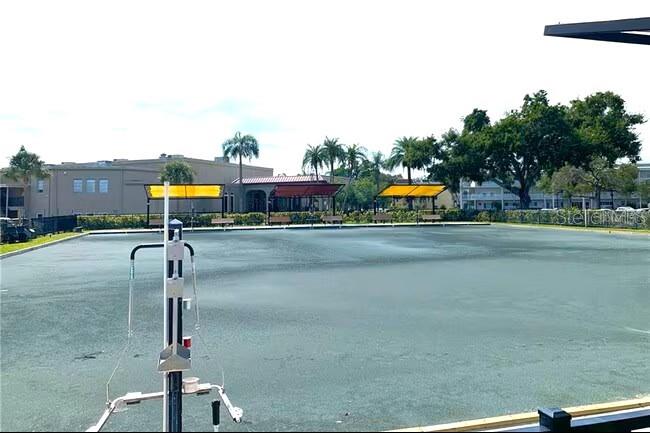 ON TOP OF THE WORLD - Residential Lease