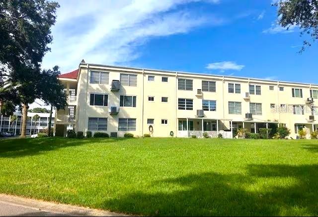 ON TOP OF THE WORLD - Residential Lease