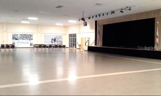 ON TOP OF THE WORLD - Residential Lease