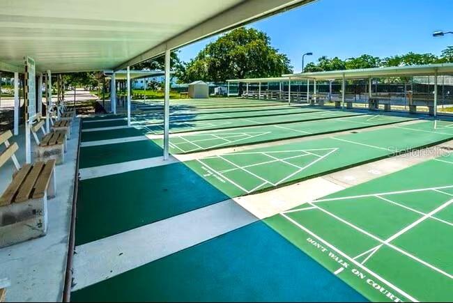 ON TOP OF THE WORLD - Residential Lease