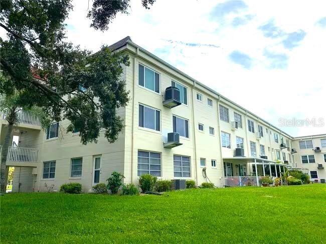 ON TOP OF THE WORLD - Residential Lease