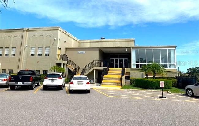 ON TOP OF THE WORLD - Residential Lease