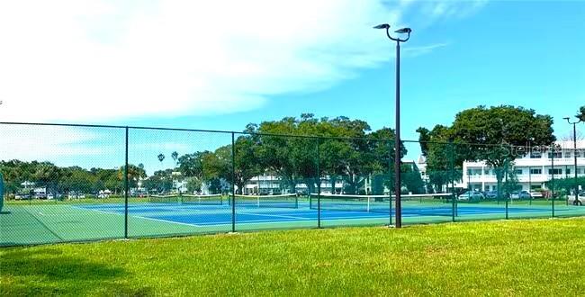 ON TOP OF THE WORLD - Residential Lease