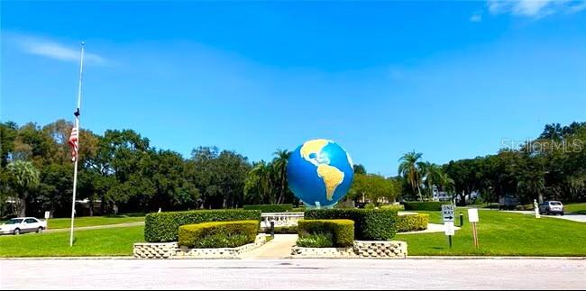 ON TOP OF THE WORLD - Residential Lease