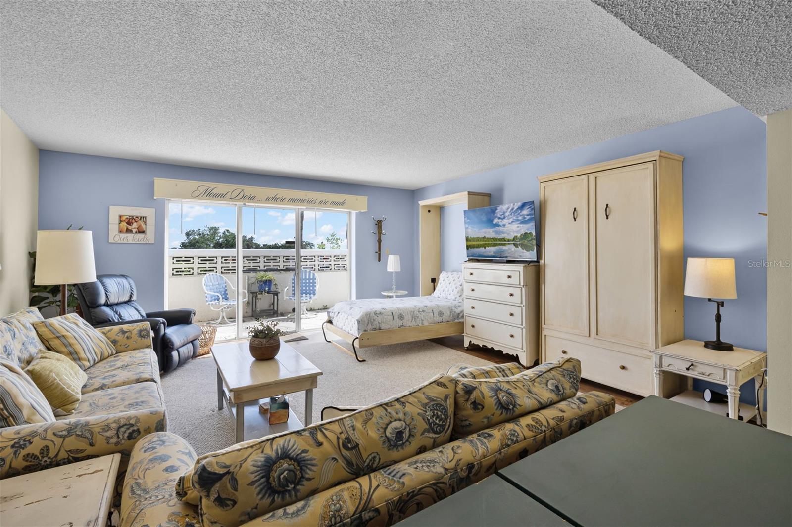 MOUNT DORA VILLA DORA CONDO UNIT 01 - Residential