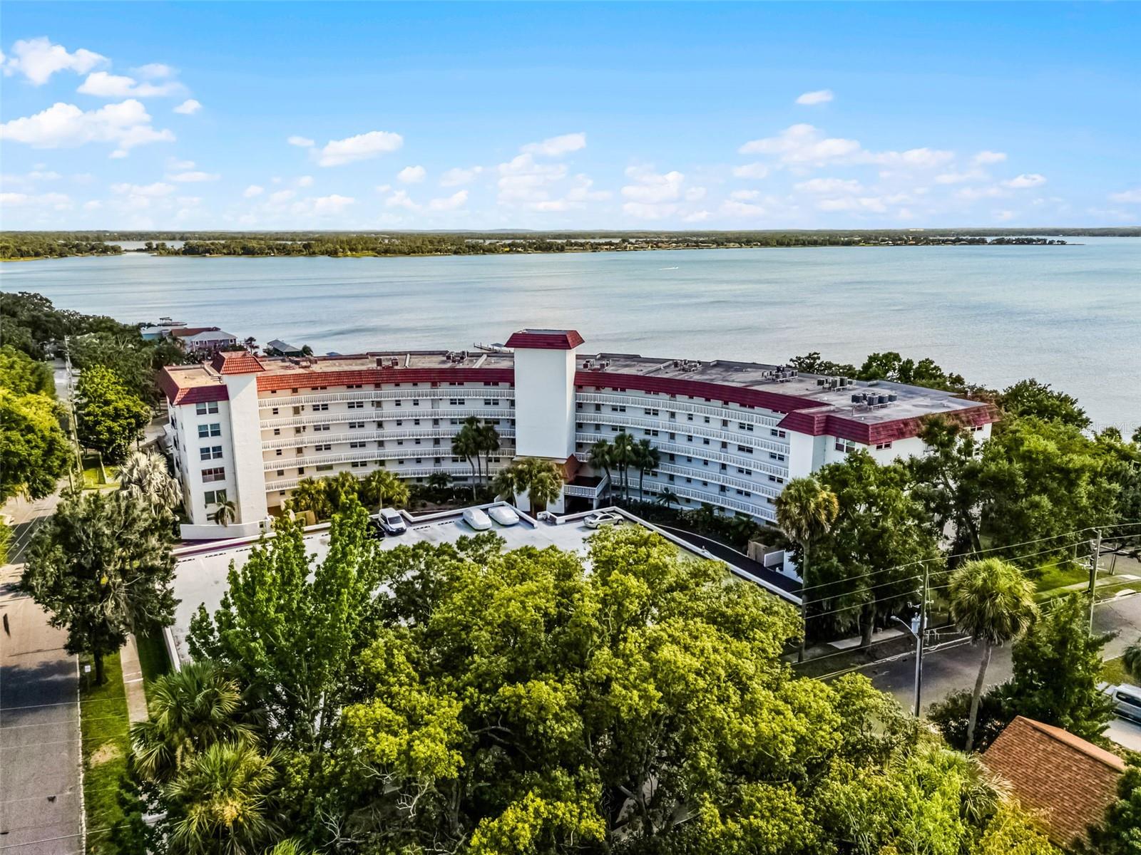 MOUNT DORA VILLA DORA CONDO UNIT 01 - Residential