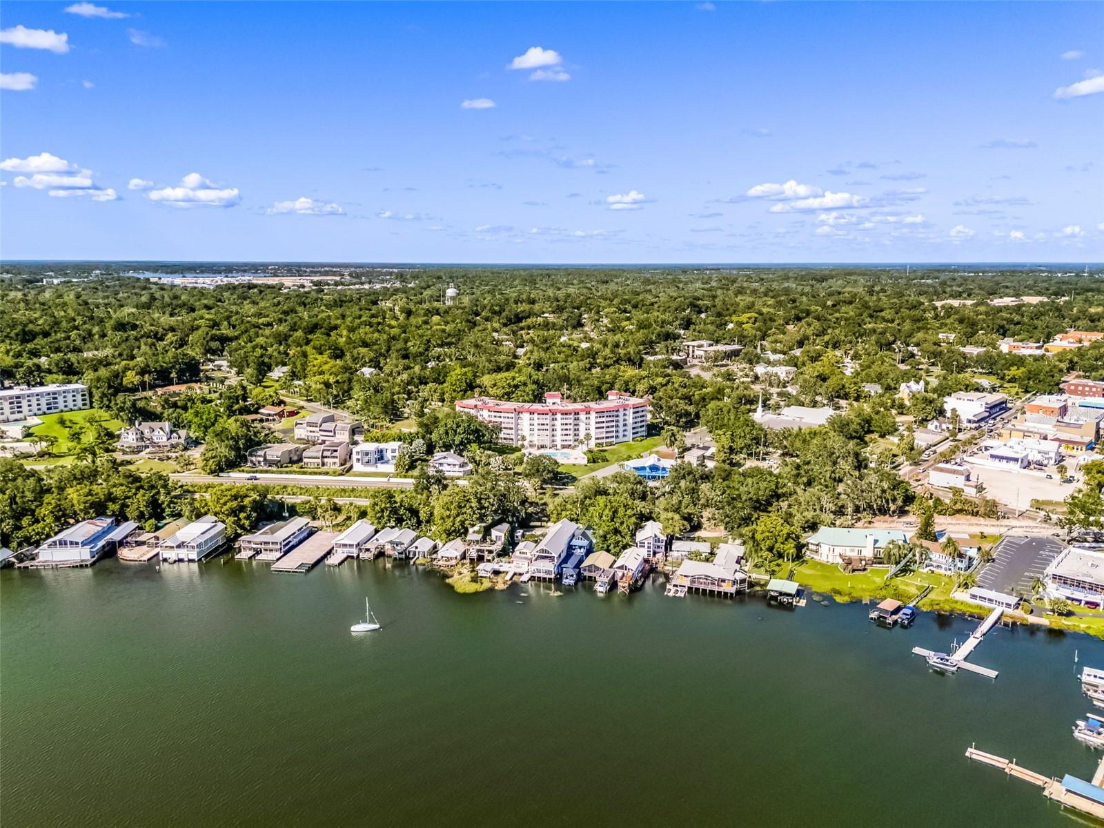 MOUNT DORA VILLA DORA CONDO UNIT 01 - Residential