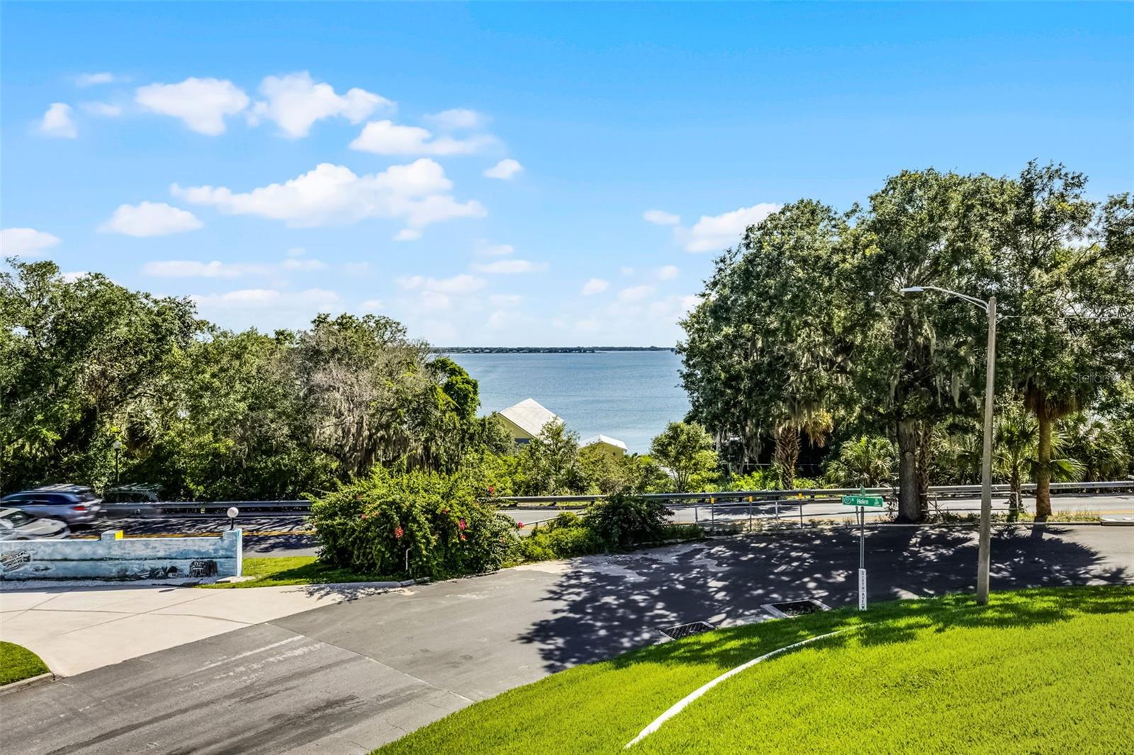 MOUNT DORA VILLA DORA CONDO UNIT 01 - Residential