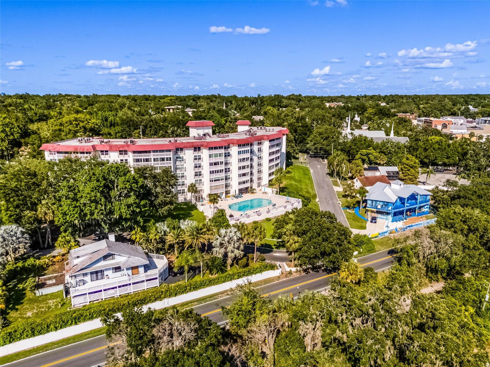 MOUNT DORA VILLA DORA CONDO UNIT 01 - Residential