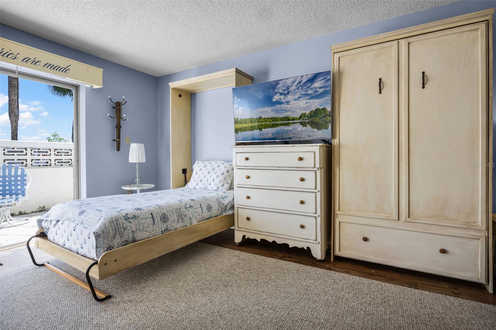 MOUNT DORA VILLA DORA CONDO UNIT 01 - Residential