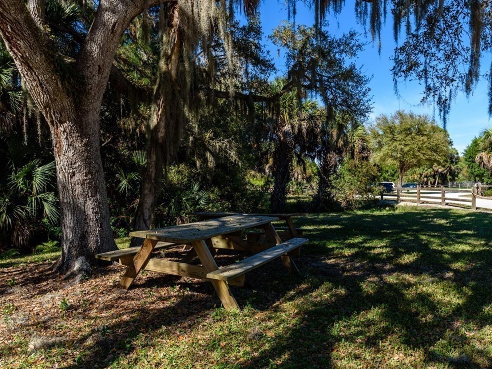 GULF GATE WOODS - Residential