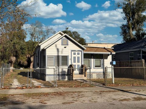 Photo of 335 Maple Street, Daytona Beach, FL 32114 (MLS # V4946974)