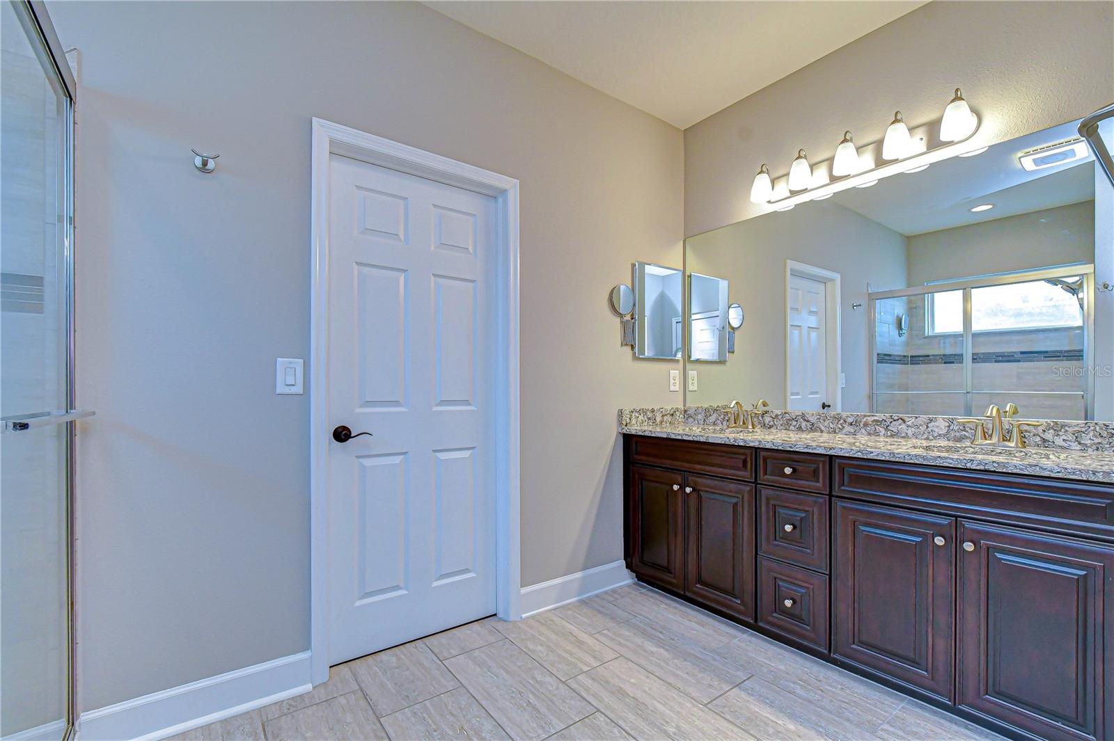 WATERSTONE LAKES - Residential