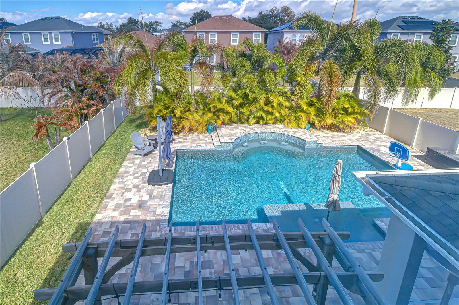 WATERSTONE LAKES - Residential