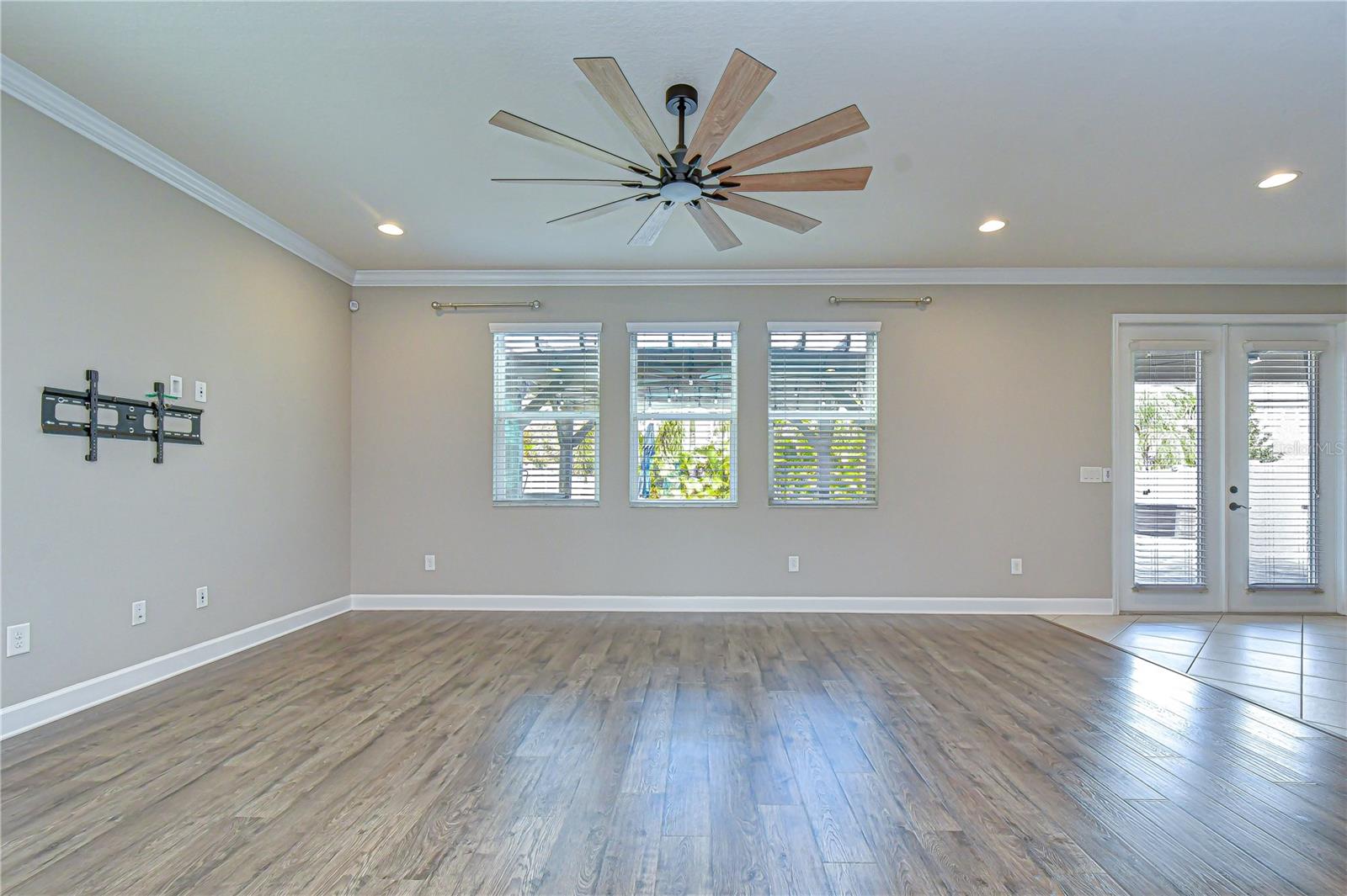 WATERSTONE LAKES - Residential