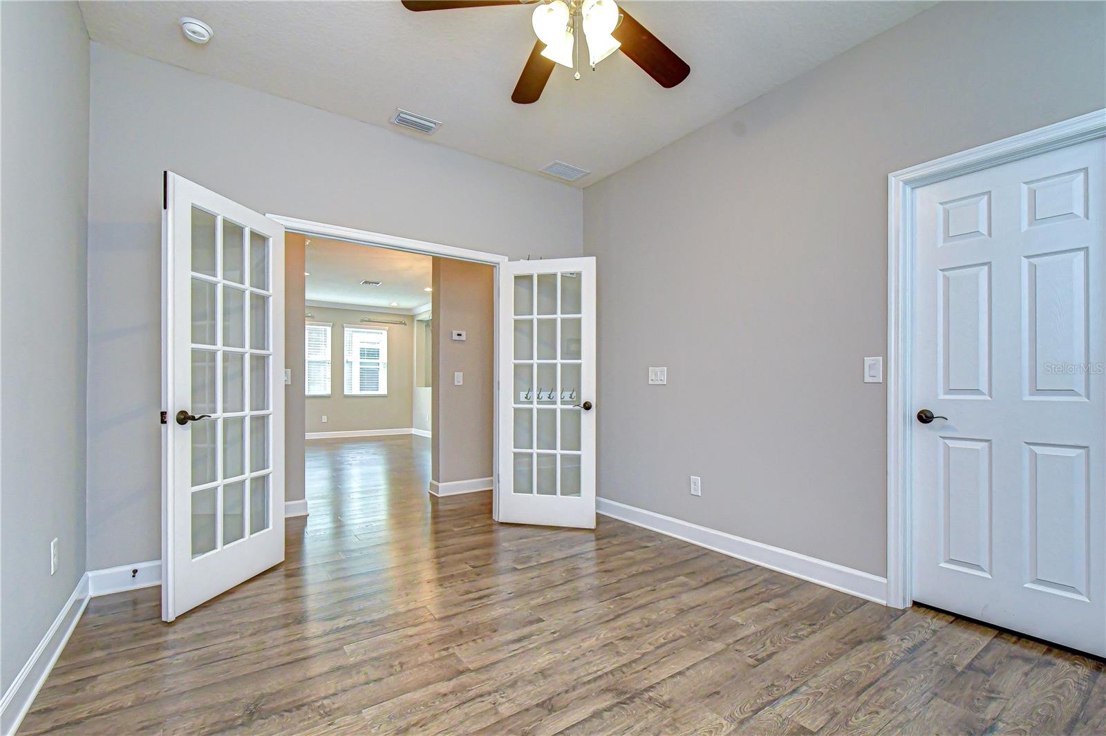 WATERSTONE LAKES - Residential