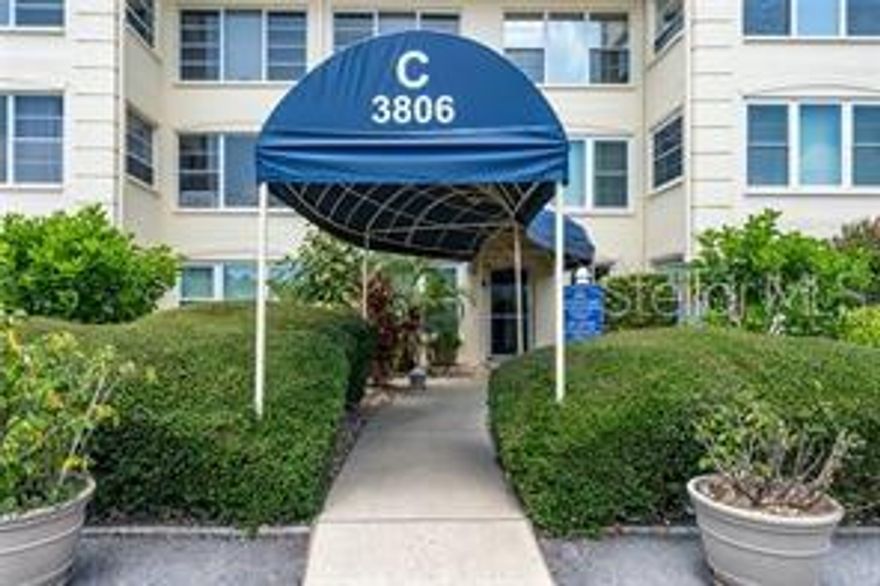 Available for season 2026! Experience resort-style living in this spacious 2-bedroom, 2-bath condo located in Beach Harbor Club on Longboat Key. Nestled along Sarasota Bay, this community offers refreshing bay breezes and an array of waterfront amenities, including kayak storage and lift, a boating and fishing pier, and private beach access to the pristine sands of the Gulf of Mexico. Relax by the heated pool, gather at picnic areas and cabanas with grills, or explore the water with provided kayaks. Residents also enjoy a newly renovated clubhouse with library and card & game room and state-of-the-art fitness center. In addition to that, get crafty at the wood workshop (all tools included). This ground floor condo has room to sleep six with three queen size beds. The kitchen is fully equipped with everything you need to prepare meals. There is ample seating for dining and gathering space. In addition to our renowned beaches, Sarasota and Manatee county boasts a vibrant cultural scene, with live theater, concerts, ballet, opera, galleries, museums, and even a rich history with the circus arts! Escape the winter and come enjoy Florida living on Longboat Key!