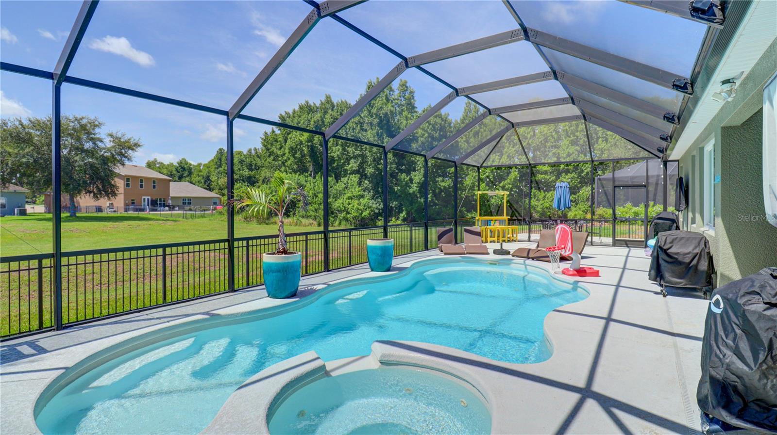 5725 JUSTICIA LOOP
