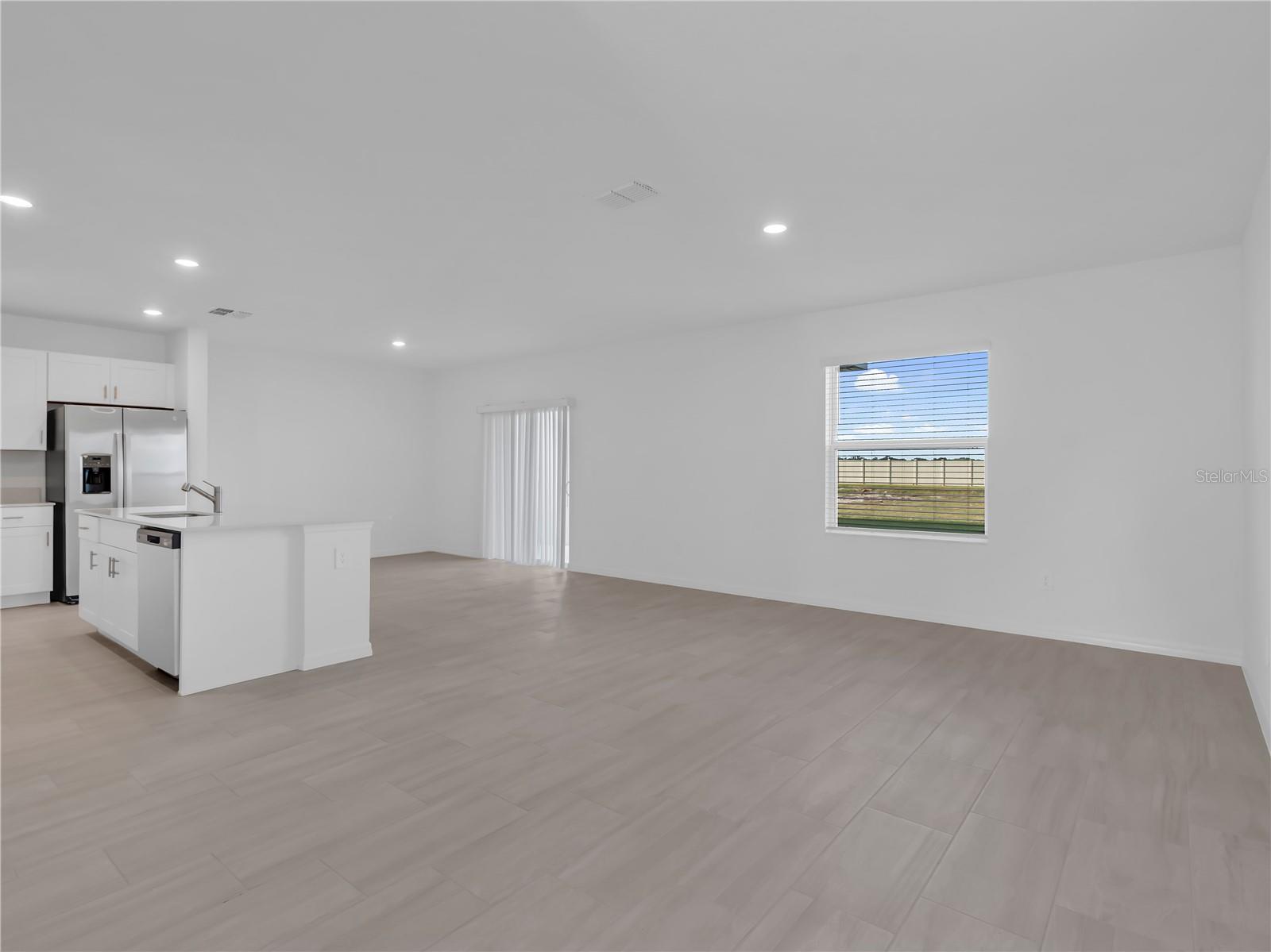 PROSPERITY LAKES - Residential Lease