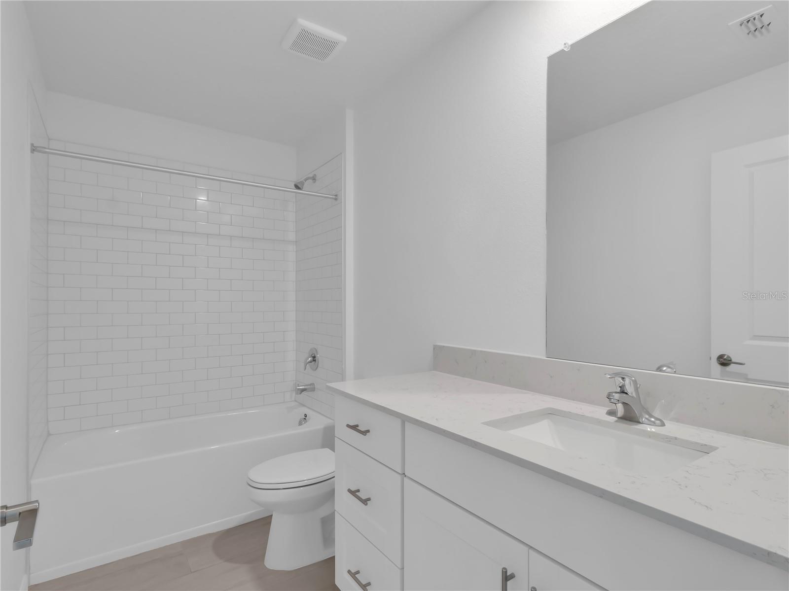 PROSPERITY LAKES - Residential Lease