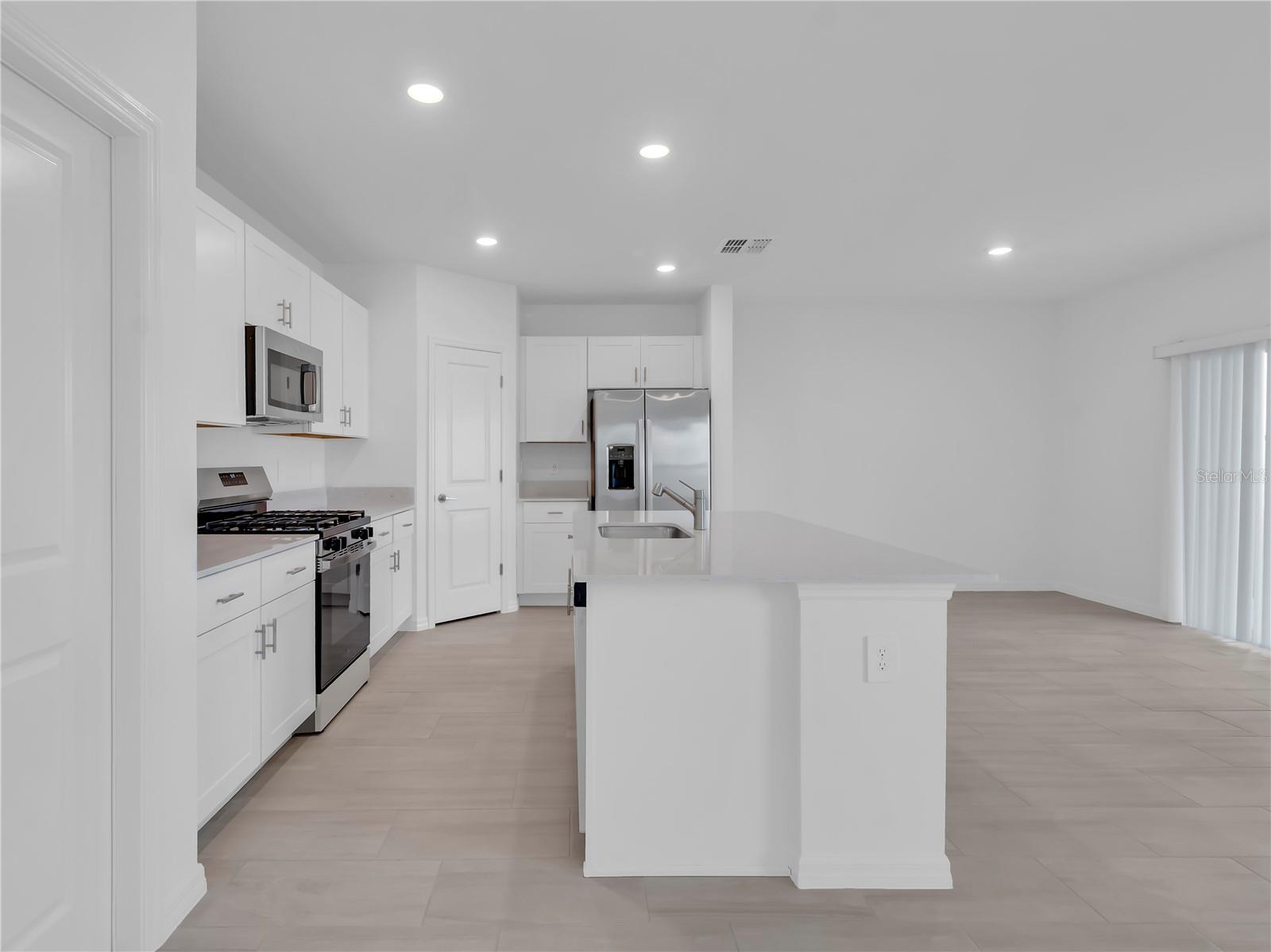 PROSPERITY LAKES - Residential Lease