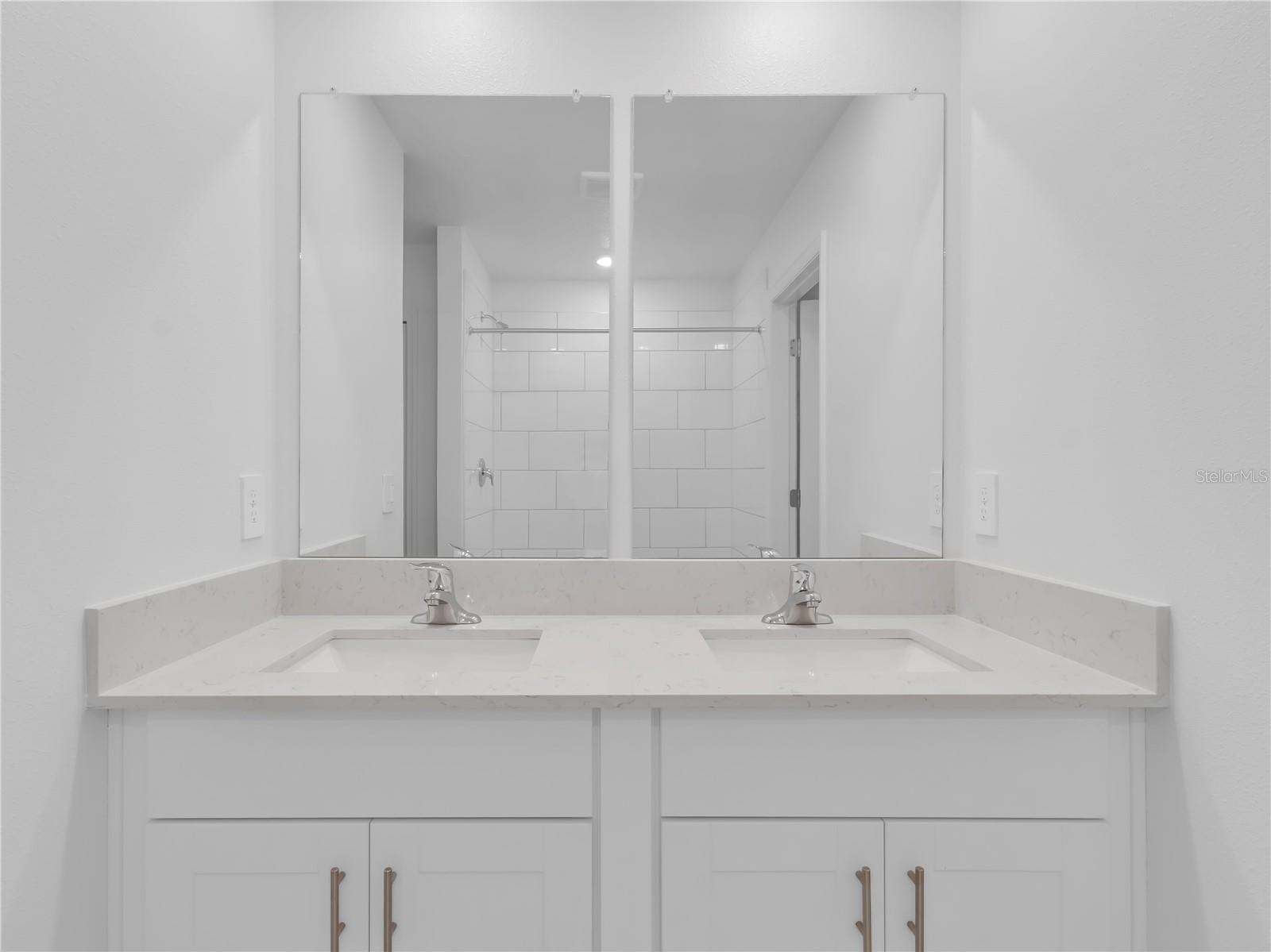 PROSPERITY LAKES - Residential Lease