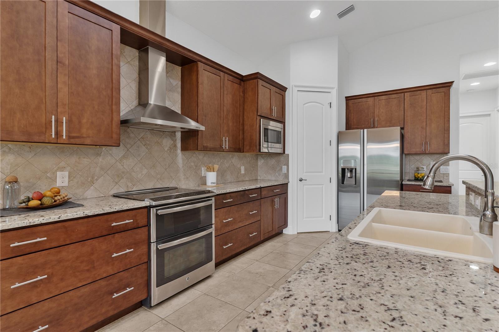 HARBOR HILLS - Residential