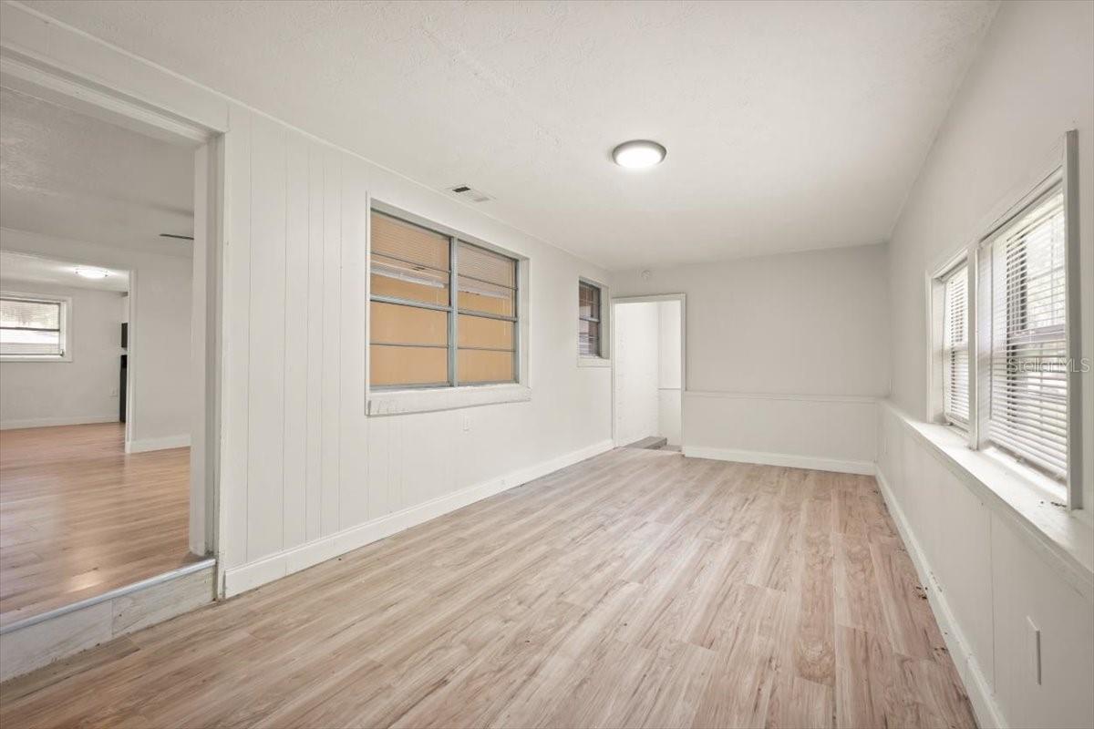 LINCOLN VILLAS - Residential
