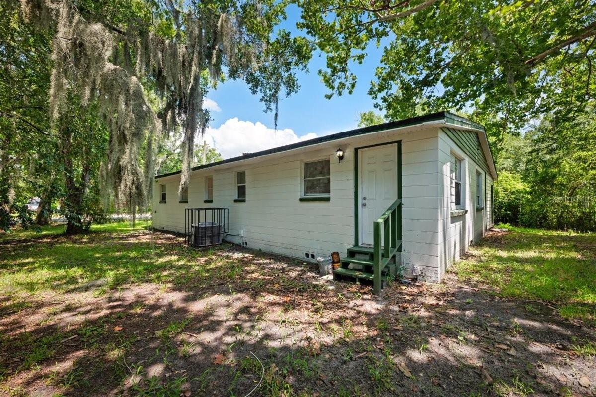 LINCOLN VILLAS - Residential
