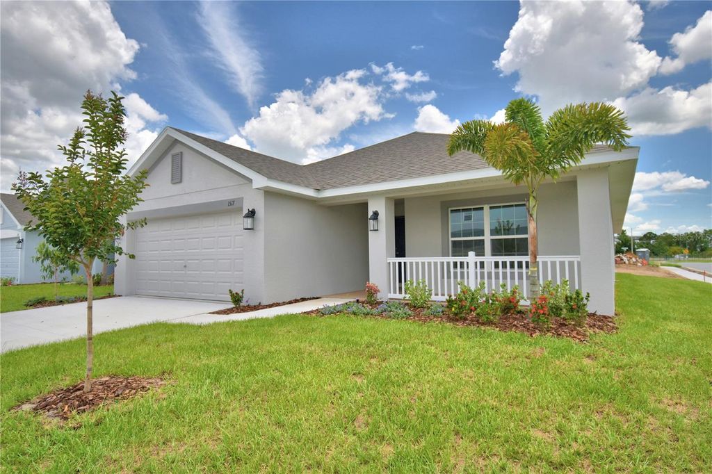 Photo of 836 Vienna Drive, Winter Haven, FL 33884 (MLS # L4962097)