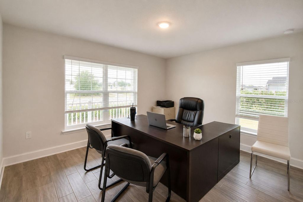 Photo of 836 Vienna Drive, Winter Haven, FL 33884 (MLS # L4962097)